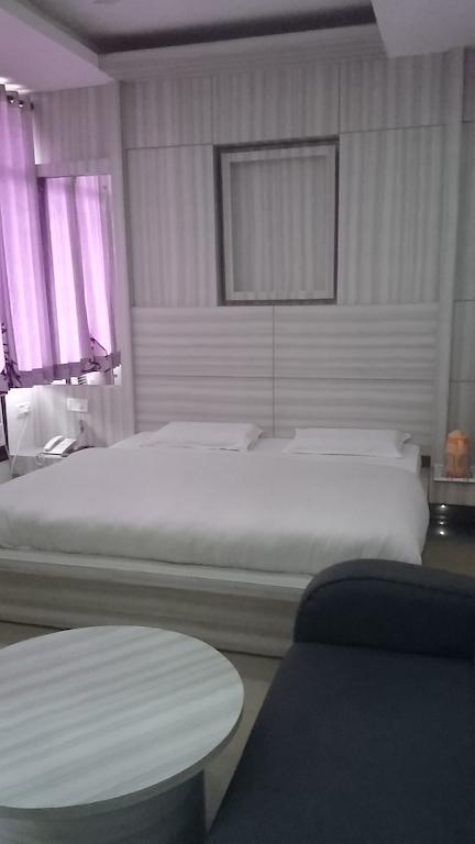 Hotel Maharaja Katra  Kültér fotó
