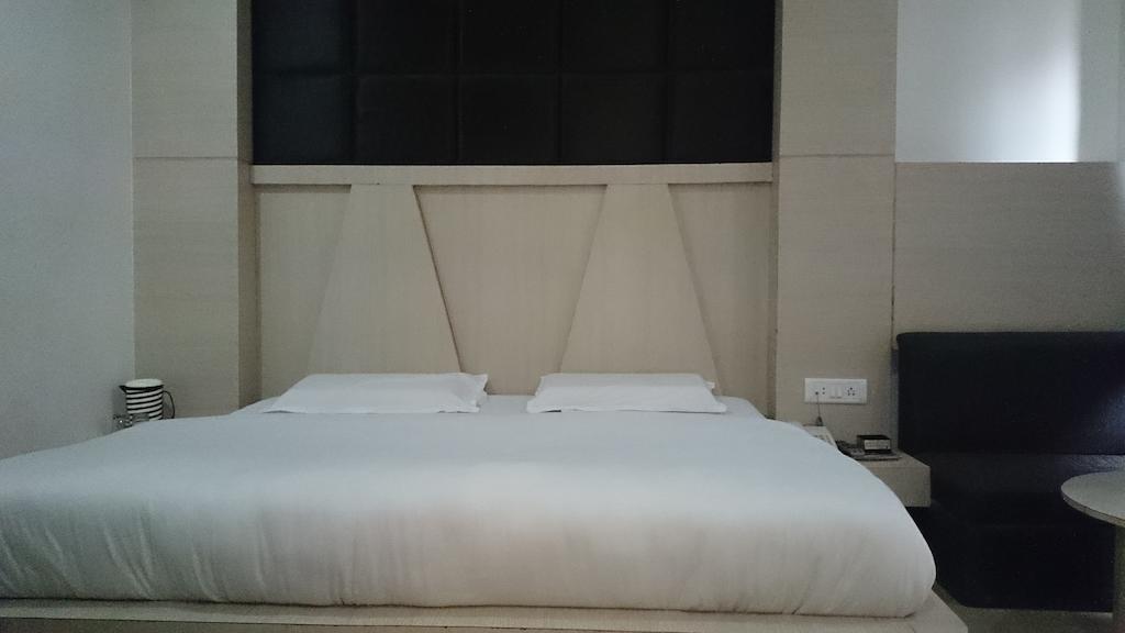 Hotel Maharaja Katra  Kültér fotó