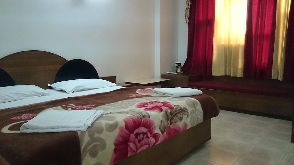 Hotel Maharaja Katra  Szoba fotó