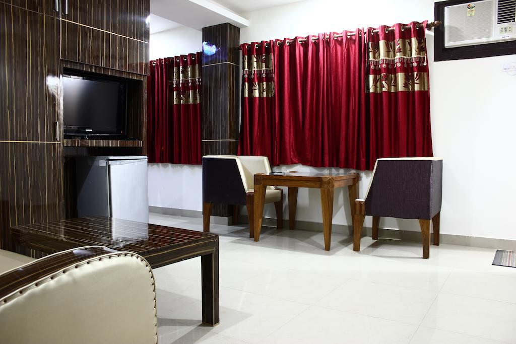 Hotel Maharaja Katra  Szoba fotó
