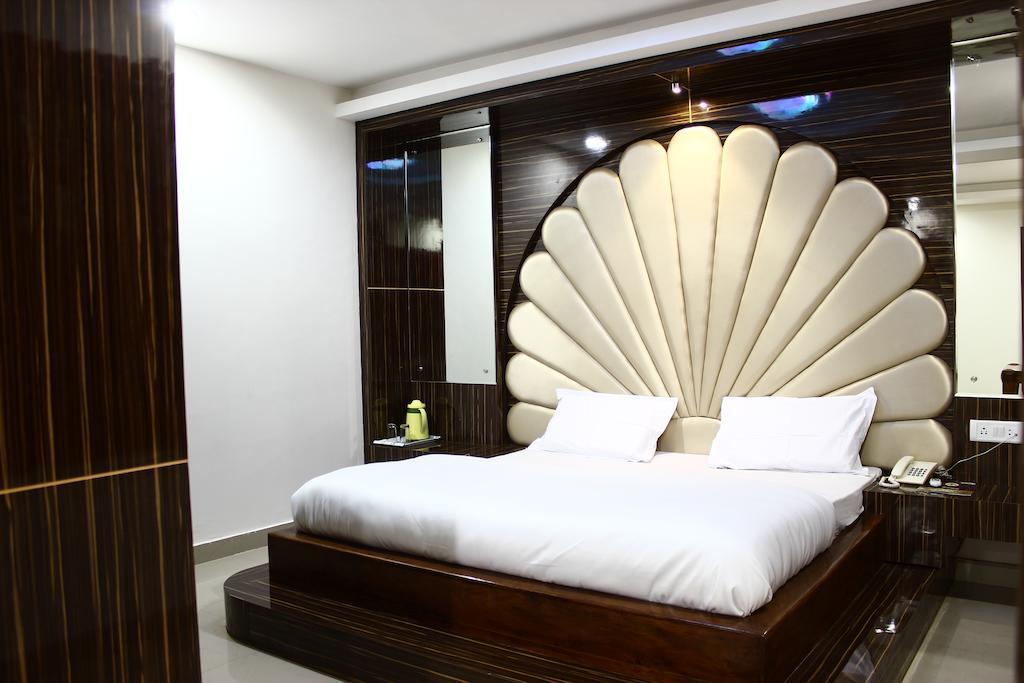 Hotel Maharaja Katra  Szoba fotó