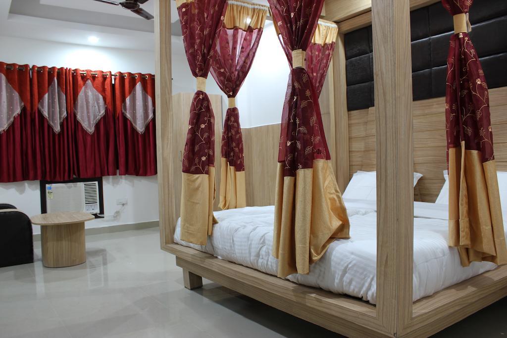 Hotel Maharaja Katra  Szoba fotó