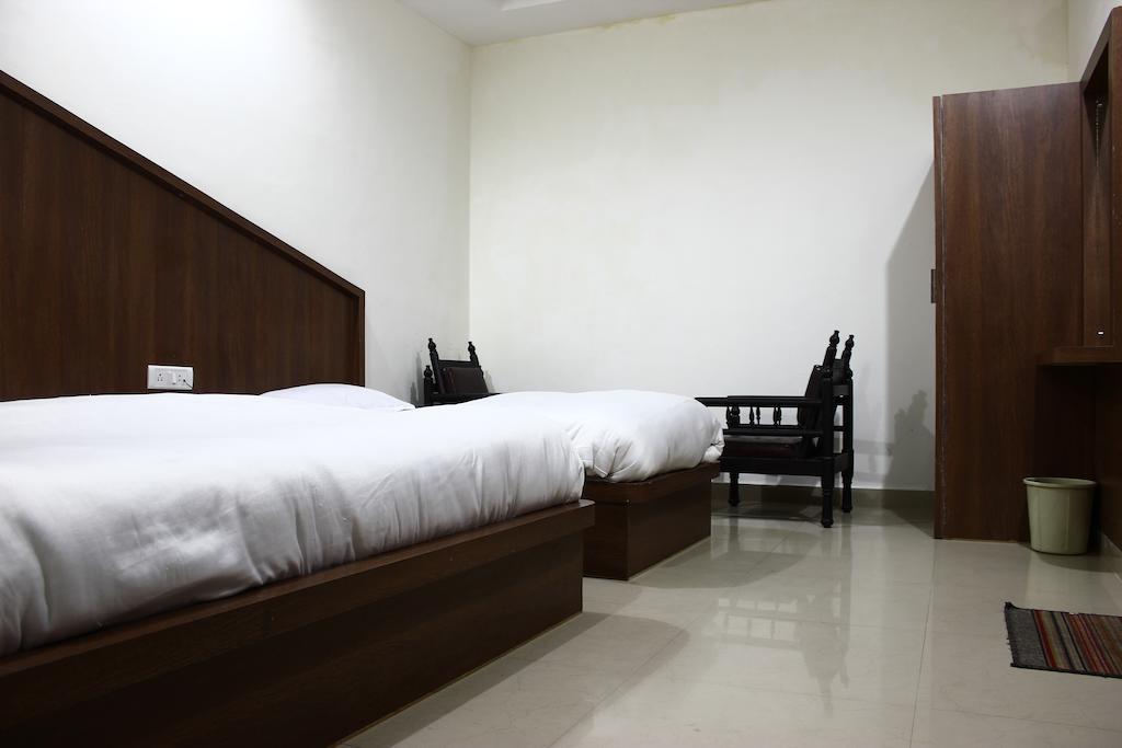 Hotel Maharaja Katra  Szoba fotó